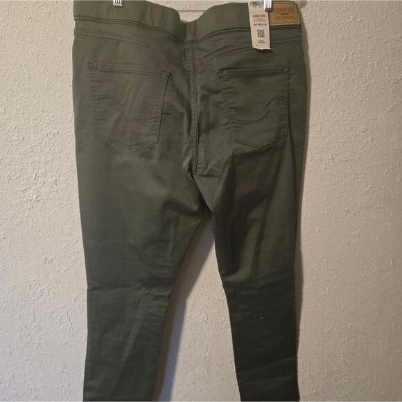 Signature by Levi Strauss Olive Green Pants - Picture 4 of 4